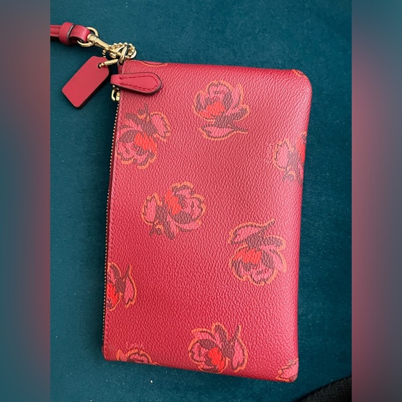 Coach Wristlet in red 👀 - Picture 5 of 5